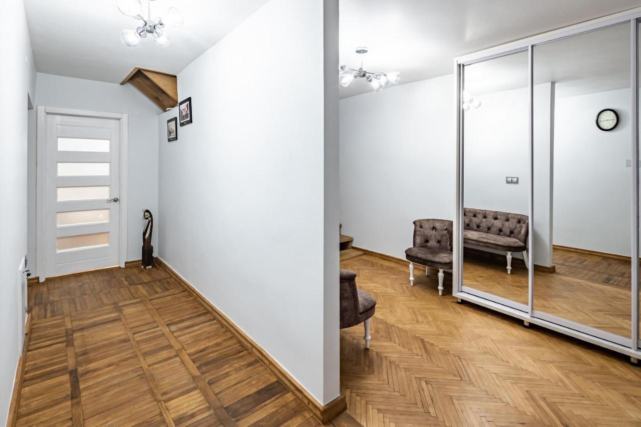 Romari Apartment Вірменська リヴィウ エクステリア 写真