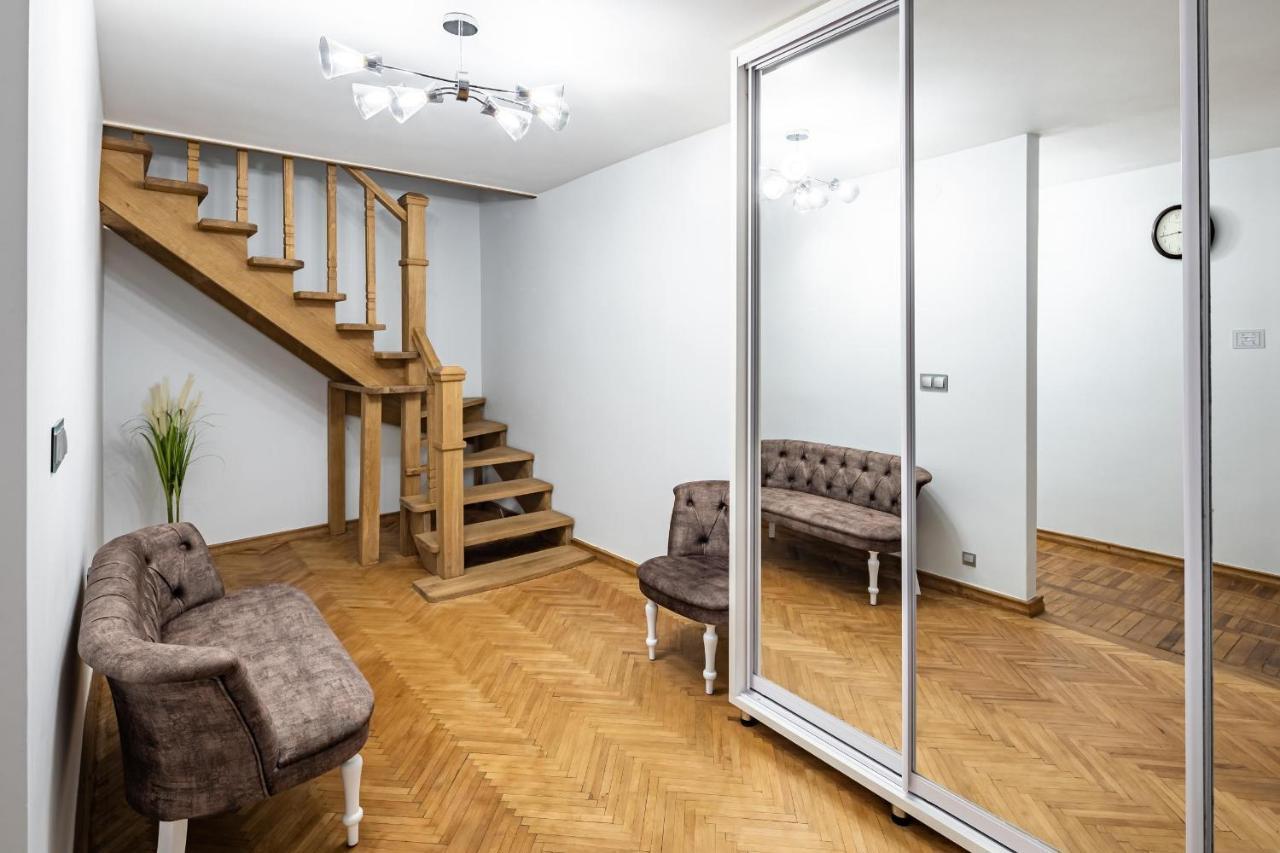 Romari Apartment Вірменська リヴィウ エクステリア 写真