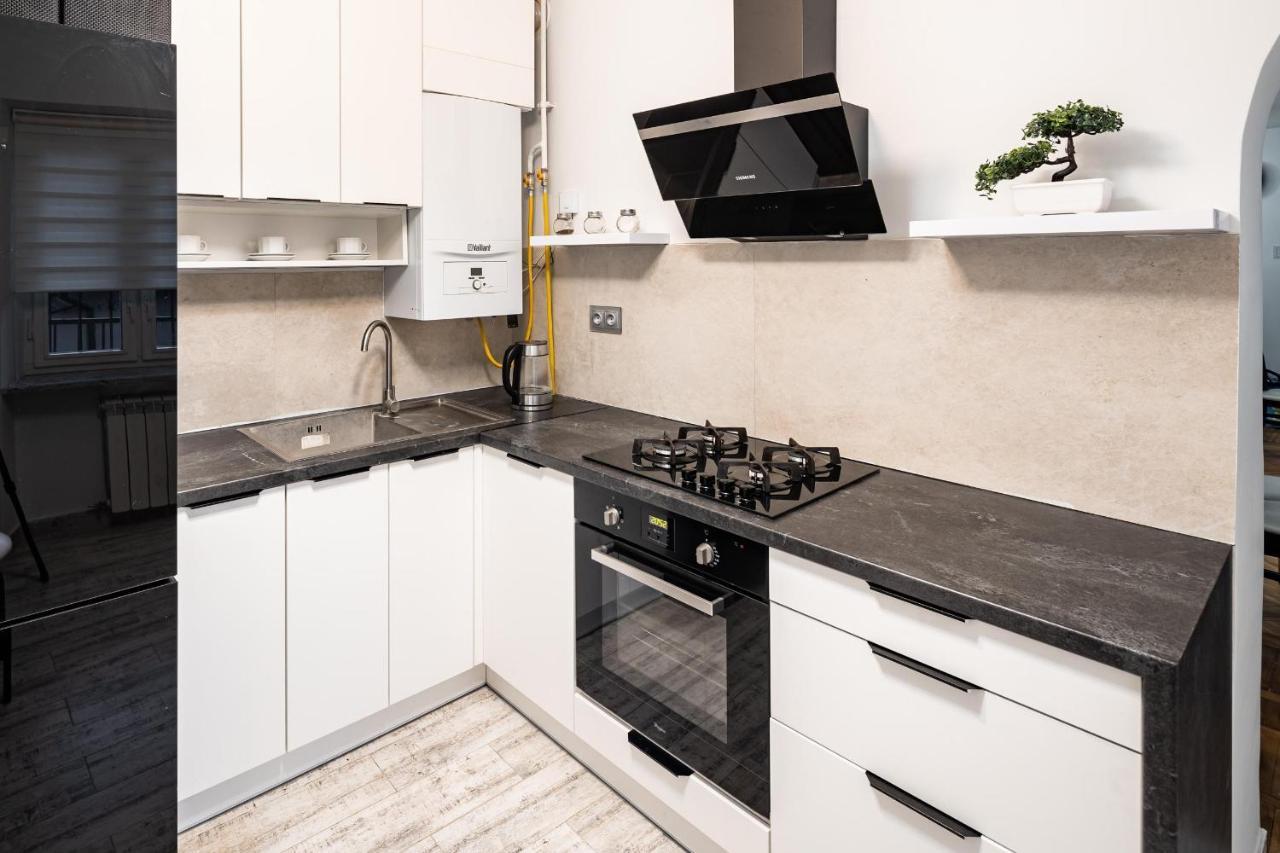 Romari Apartment Вірменська リヴィウ エクステリア 写真