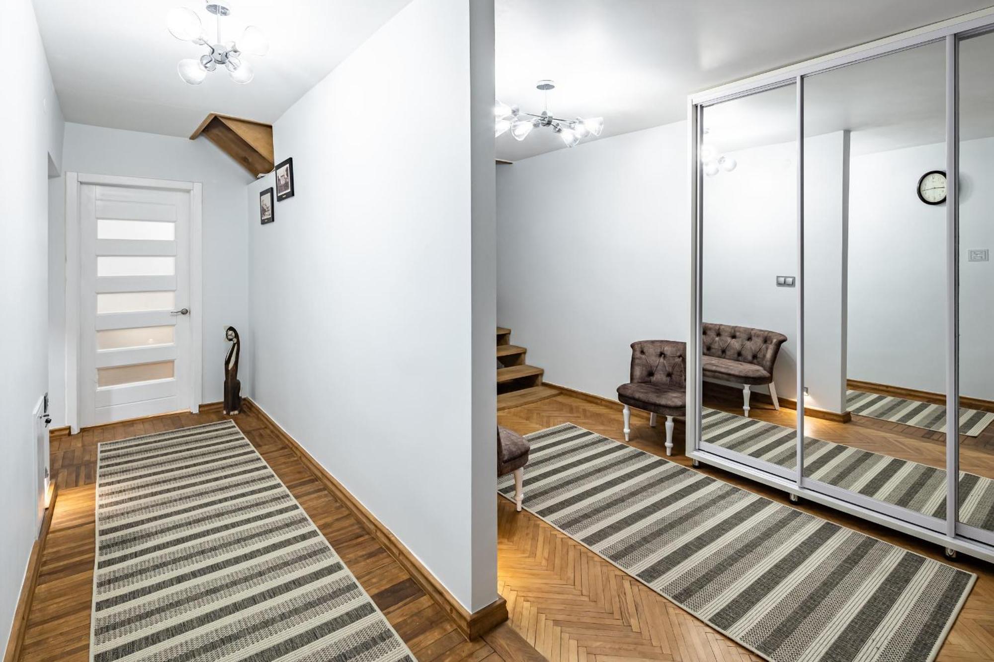 Romari Apartment Вірменська リヴィウ エクステリア 写真