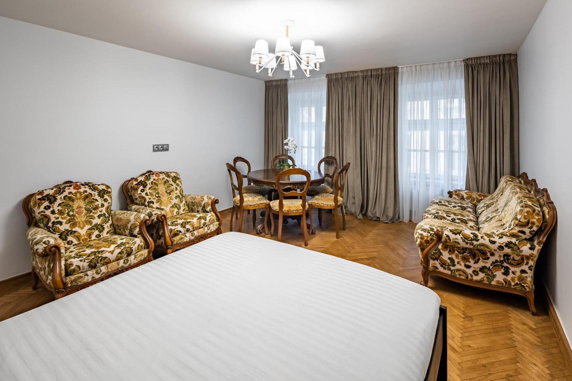 Romari Apartment Вірменська リヴィウ エクステリア 写真