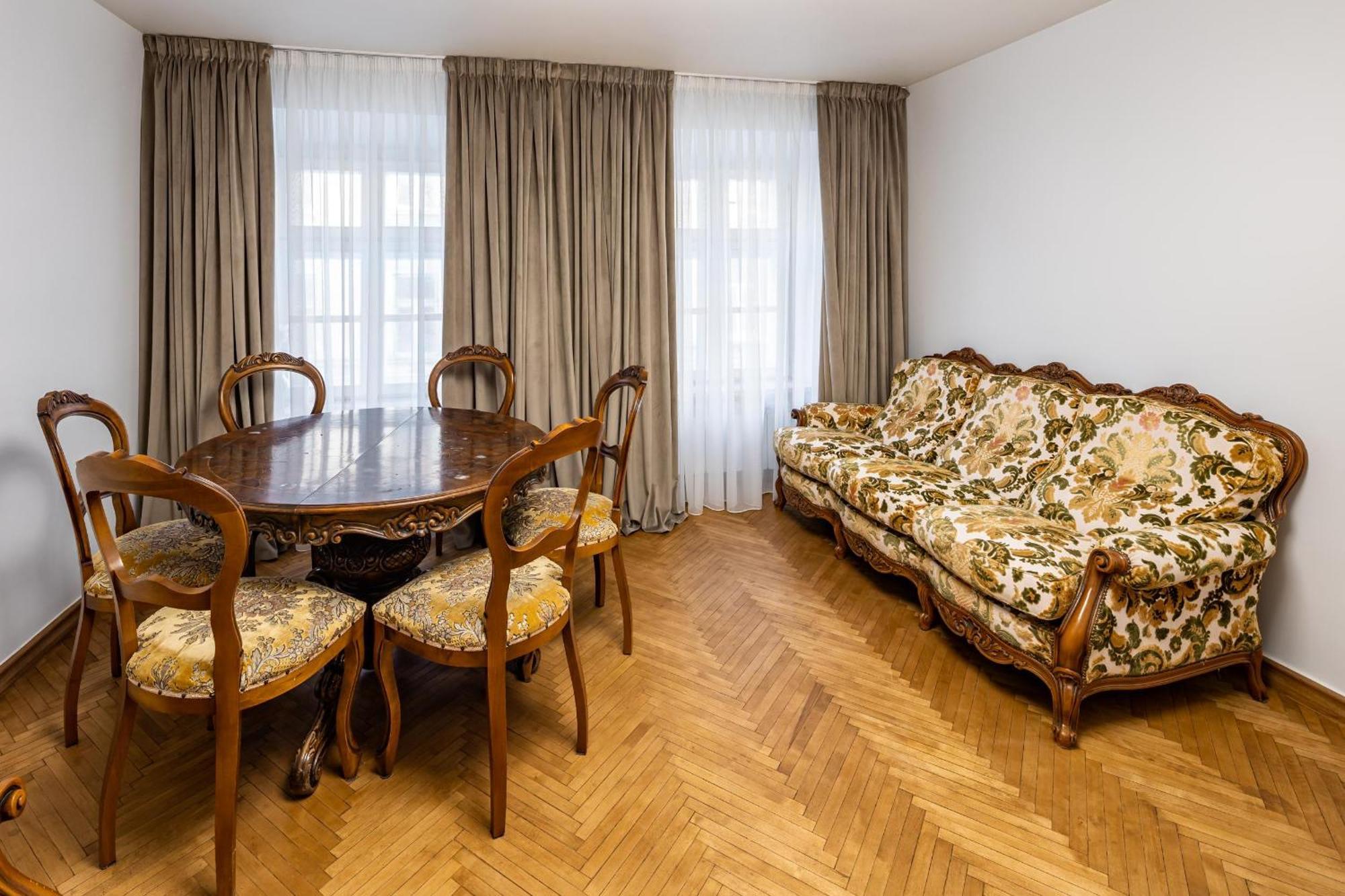 Romari Apartment Вірменська リヴィウ エクステリア 写真